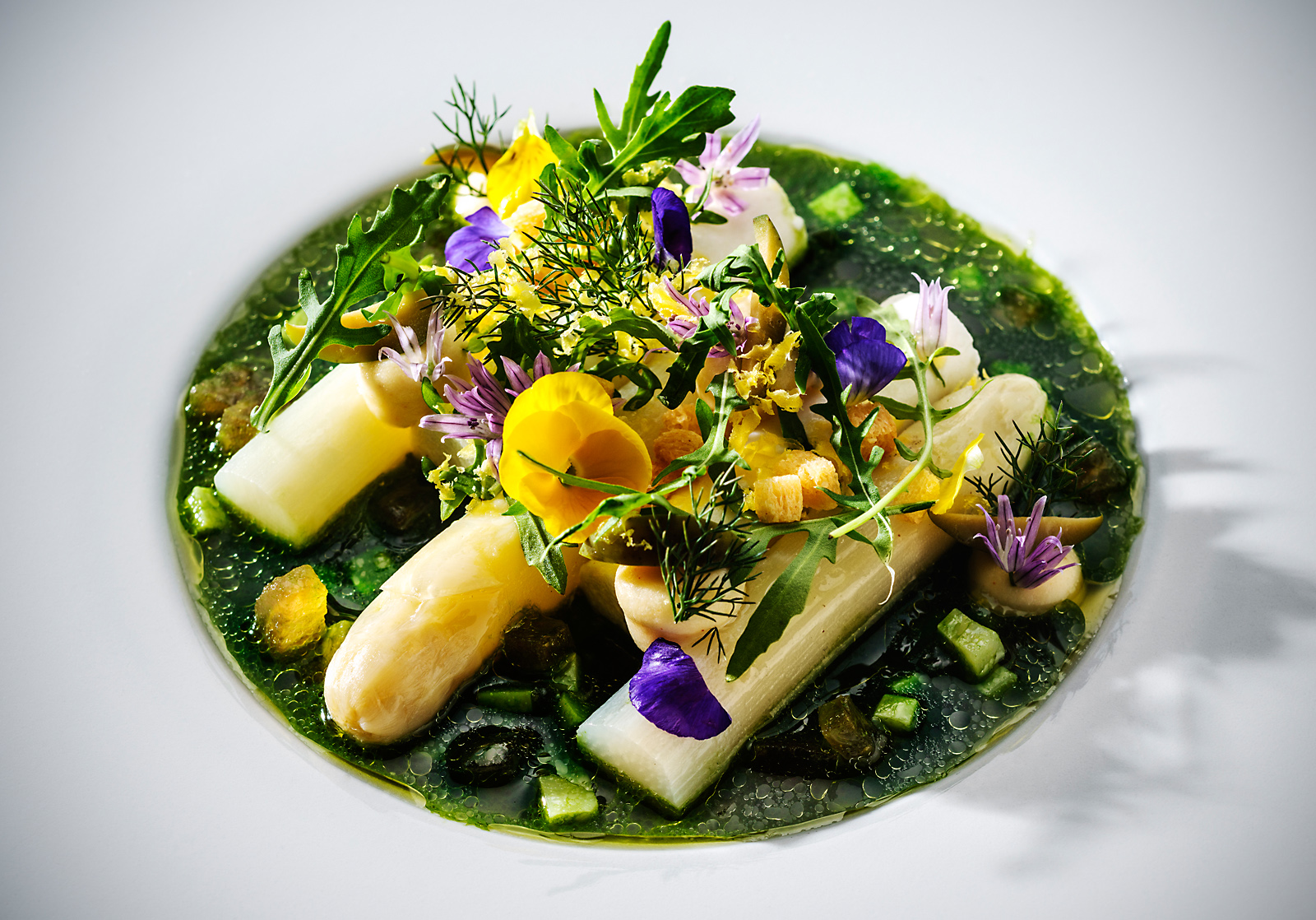 Genießen Sie erst einen Ausflug am Edersee und speisen Sie dann in unserem Gourmetrestaurants.